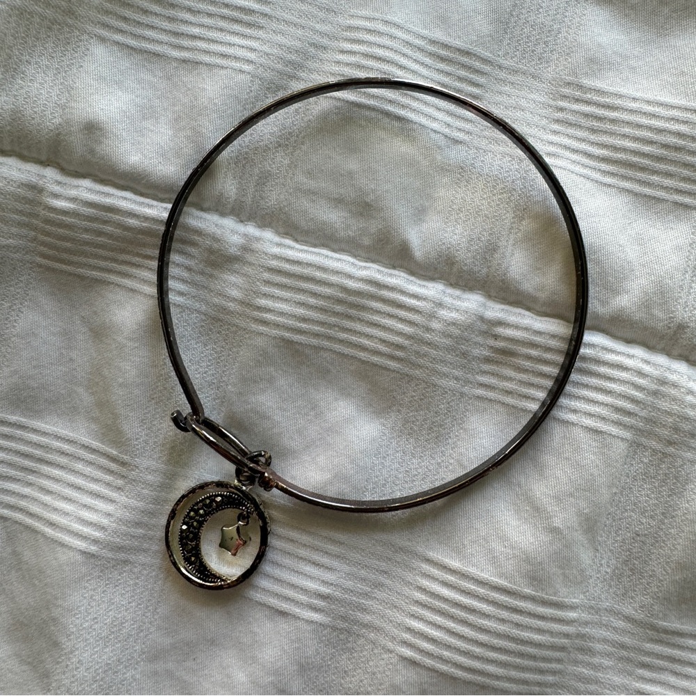 Elegant Silver Moon Pendant Bracelet🫶🏼🌙